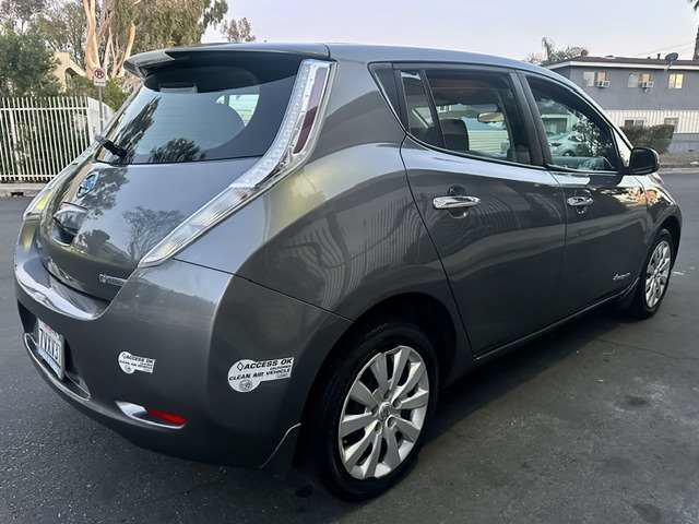 Used 2016 Nissan Leaf S w/ Charger Package FWD image 4