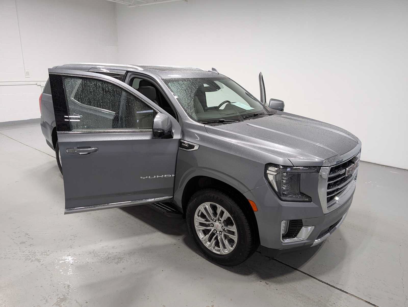 Certified 2022 GMC Yukon SLT w/ SLT Premium Package AWD/4WD image 16