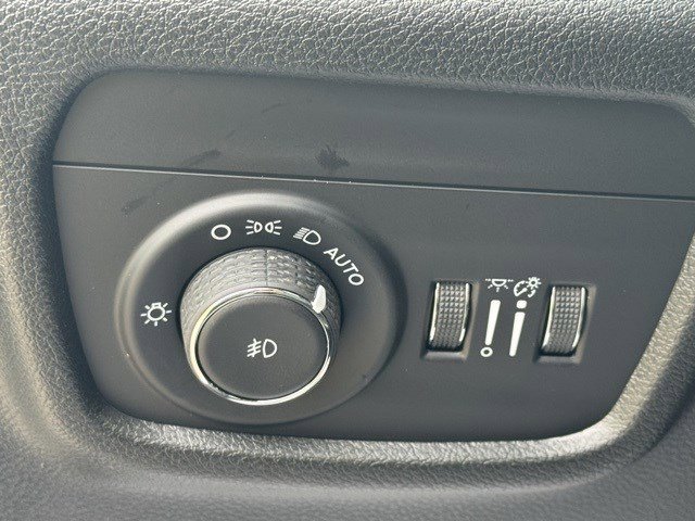 New 2025 Jeep Grand Cherokee Limited w/ Trailer Tow Package image 13