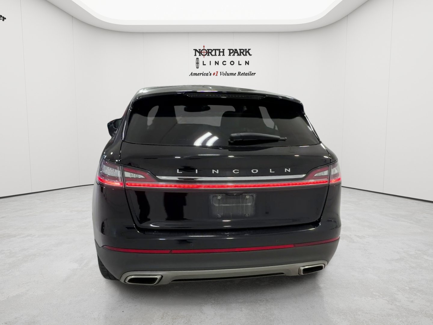 Used 2022 Lincoln Nautilus Reserve FWD image 4