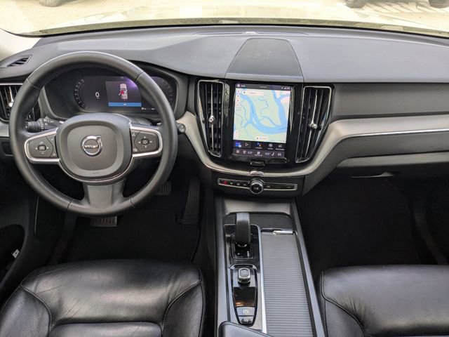 Used 2023 Volvo XC60 B5 Core image 19