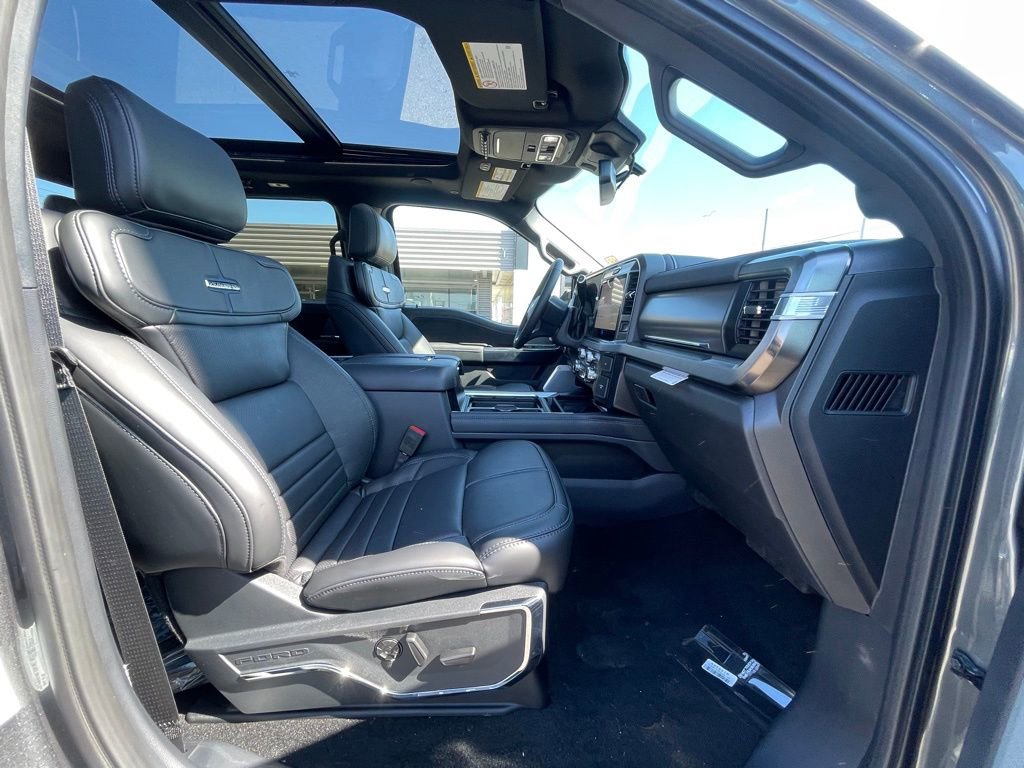 New 2026 Ford F350 Platinum w/ FX4 Off-Road Package image 23
