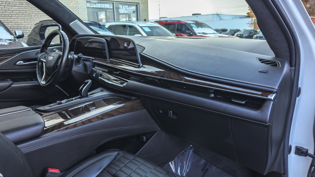 Used 2022 Cadillac Escalade ESV Sport Platinum w/ Heavy-Duty Trailer Package image 35