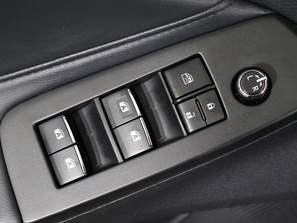 Used 2019 Toyota Avalon XLE w/ Moonroof Package FWD image 39