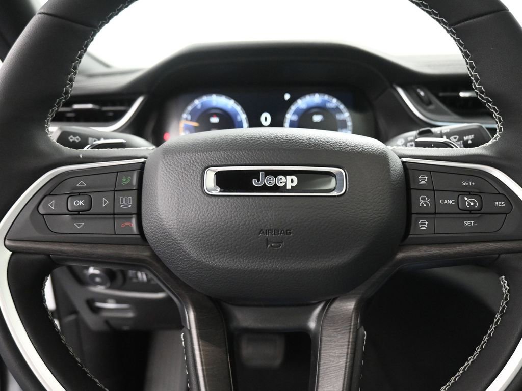 New 2025 Jeep Grand Cherokee L Limited w/ Black Appearance Package image 35