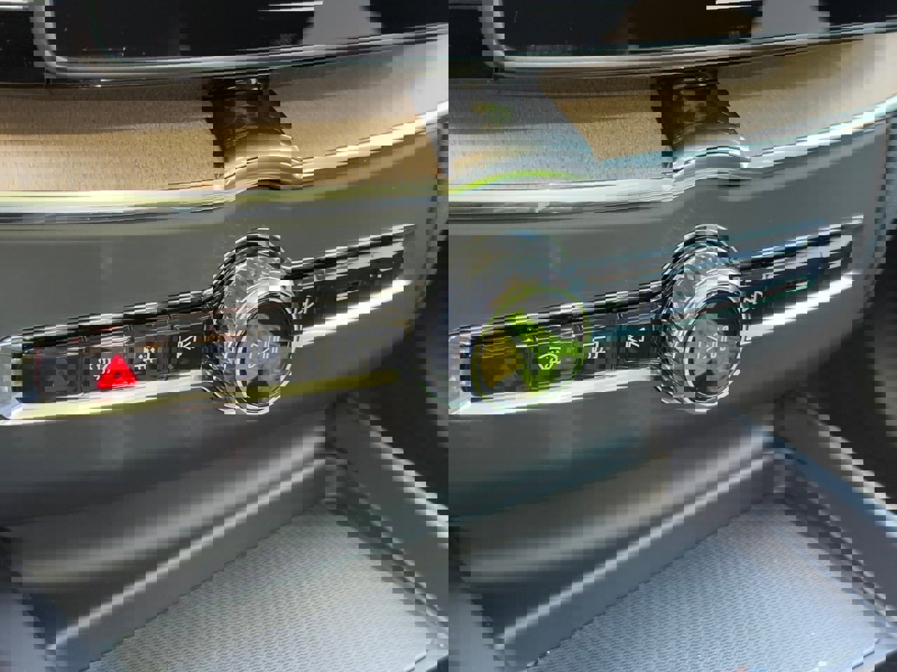 New 2026 Volvo XC60 B5 Core w/ Protection Package Premier image 16