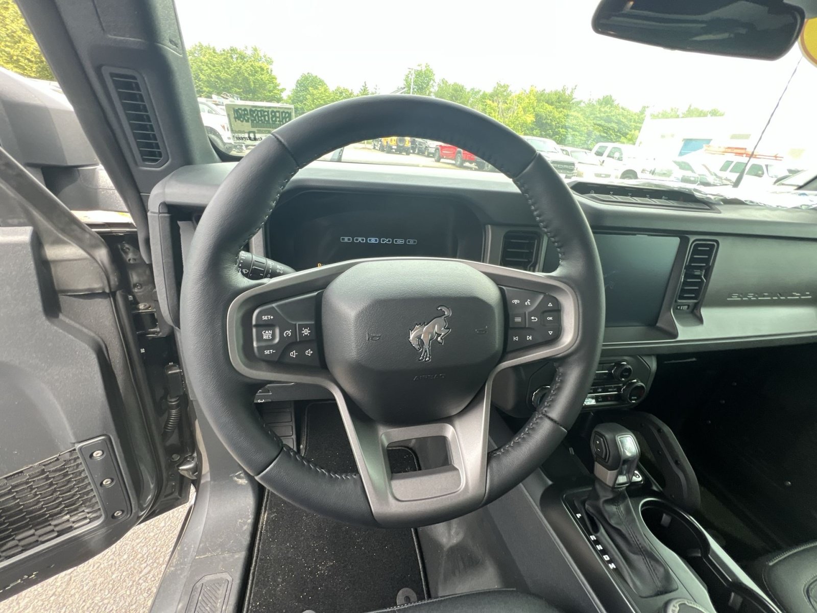 New 2025 Ford Bronco Badlands w/ Sasquatch Package AWD/4WD image 24