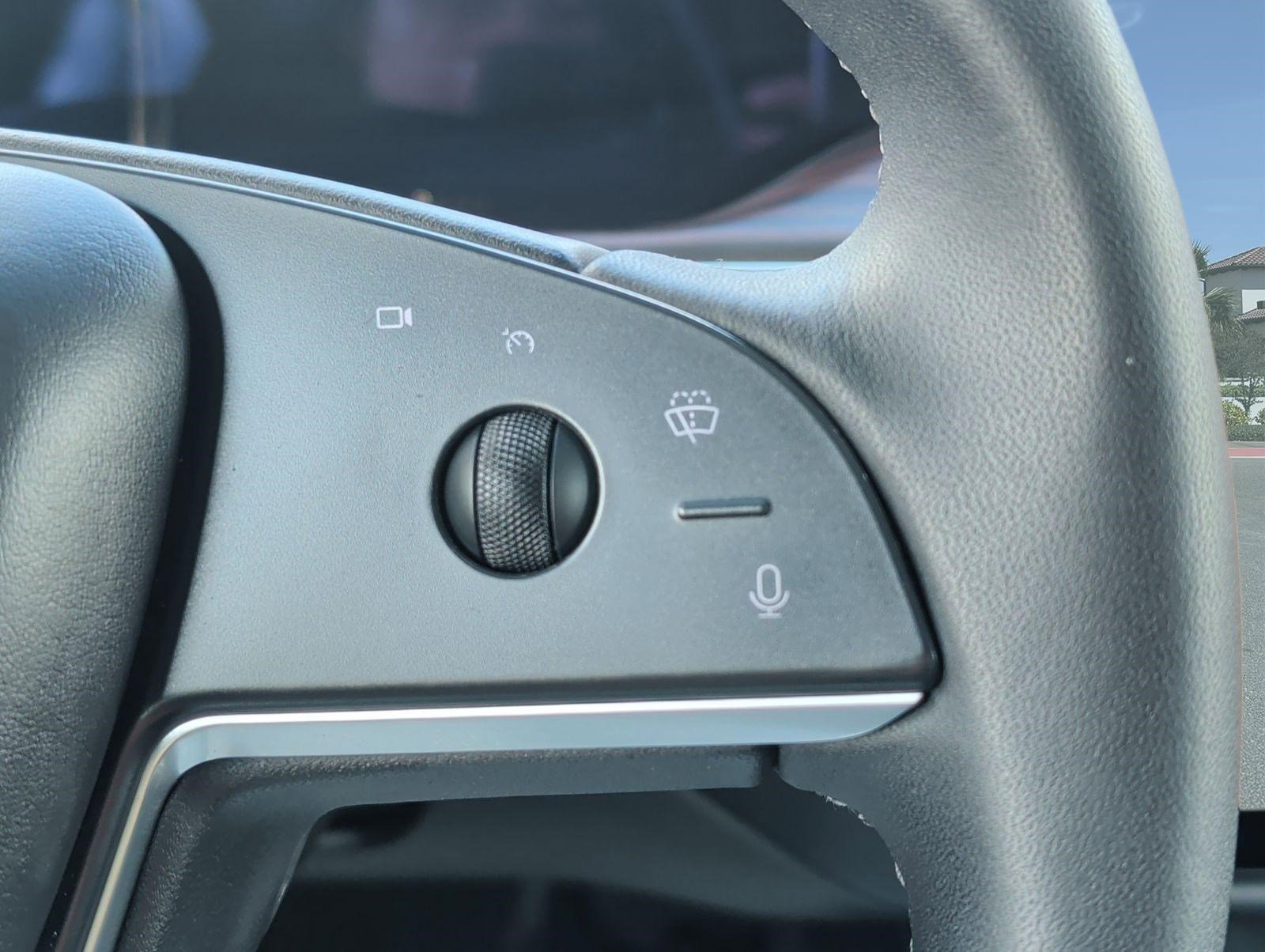 Used 2024 Tesla Model X image 17