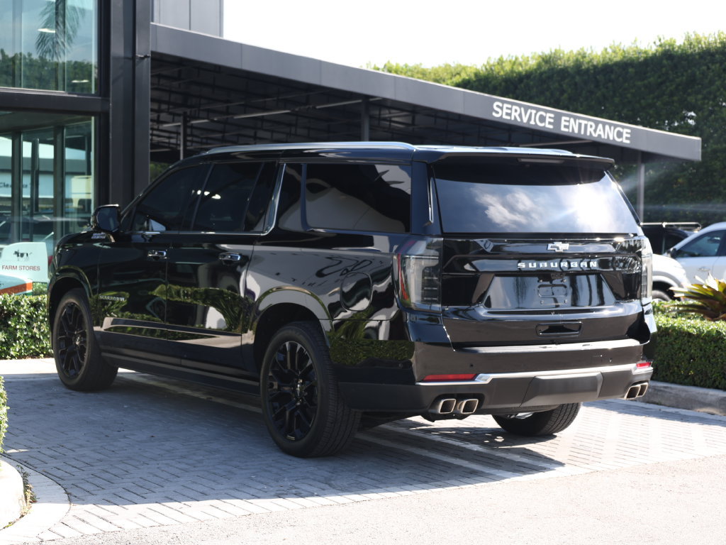 Used 2026 Chevrolet Suburban High Country RWD image 5