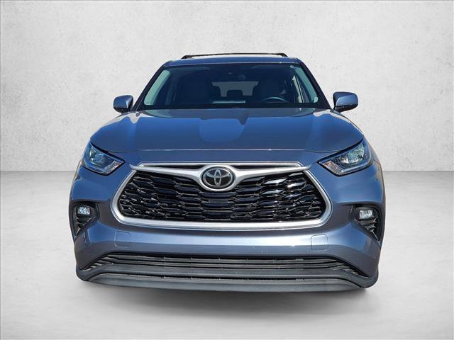 Used 2020 Toyota Highlander LE image 2