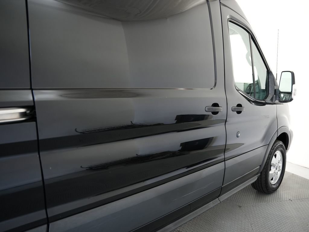 Used 2018 Ford Transit 250 148 Medium Roof RWD image 30