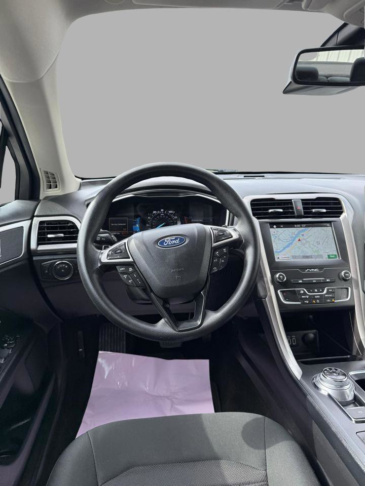 Used 2019 Ford Fusion SE FWD image 23
