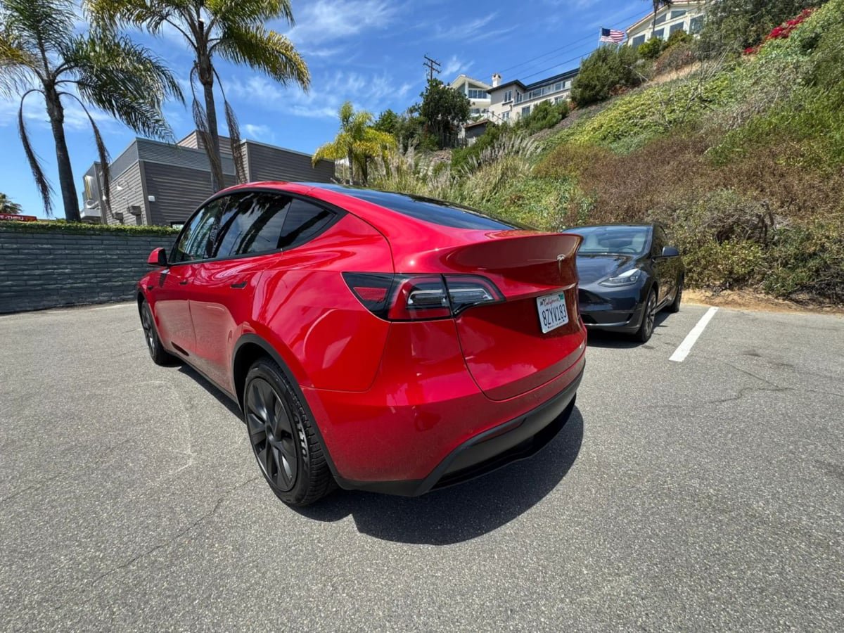 Used 2024 Tesla Model Y Long Range AWD/4WD image 6