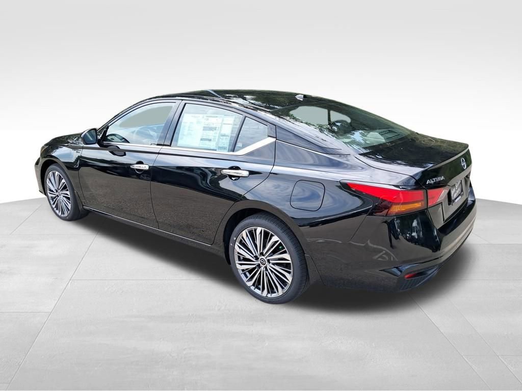 New 2025 Nissan Altima 2.5 SL AWD/4WD image 3