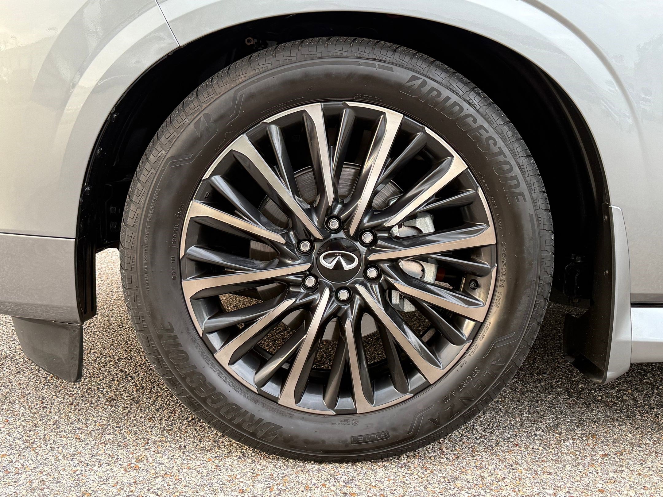 Used 2025 INFINITI QX80 Autograph w/ Autograph Exterior Package AWD/4WD image 11