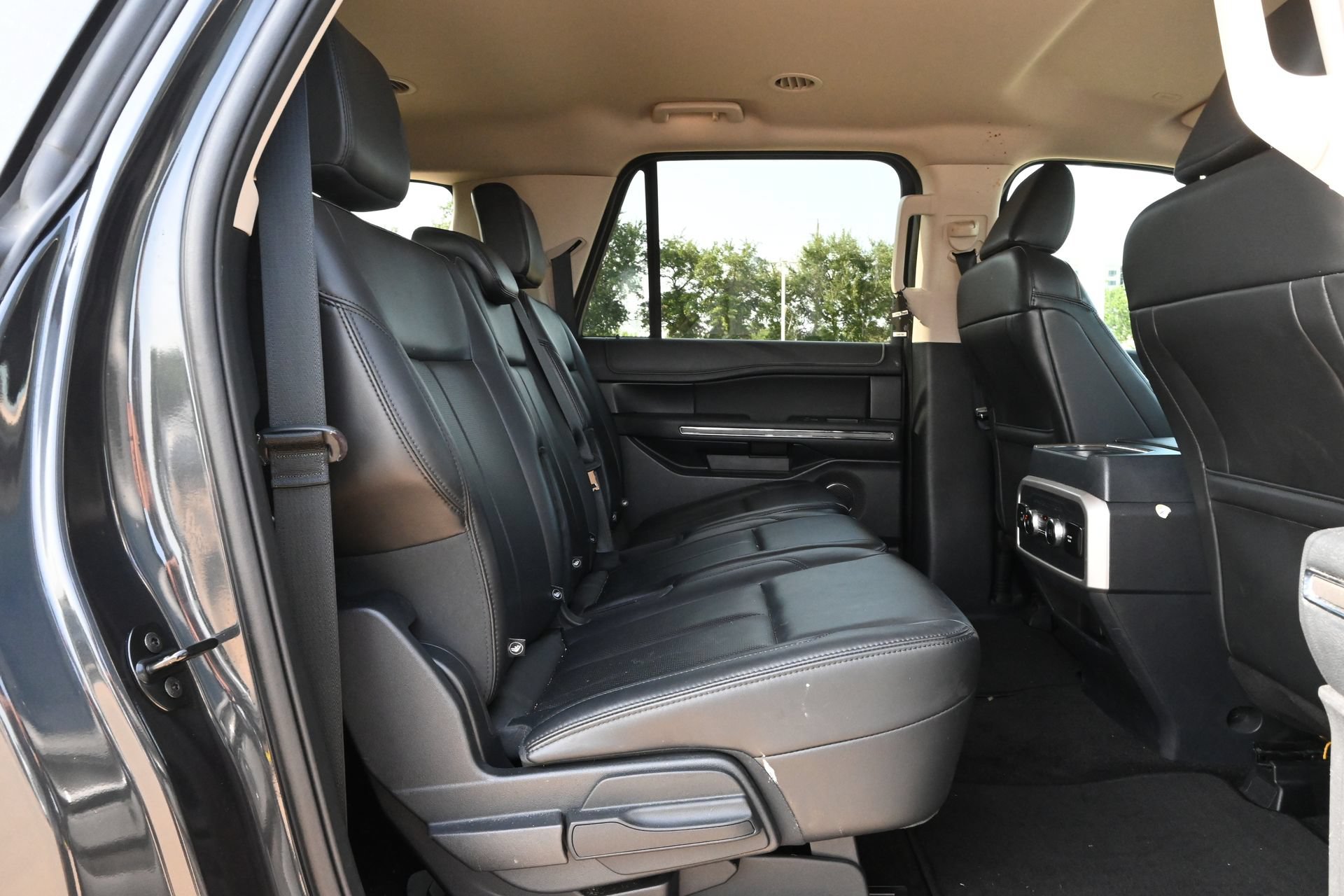 Used 2022 Ford Expedition Max XLT RWD image 24