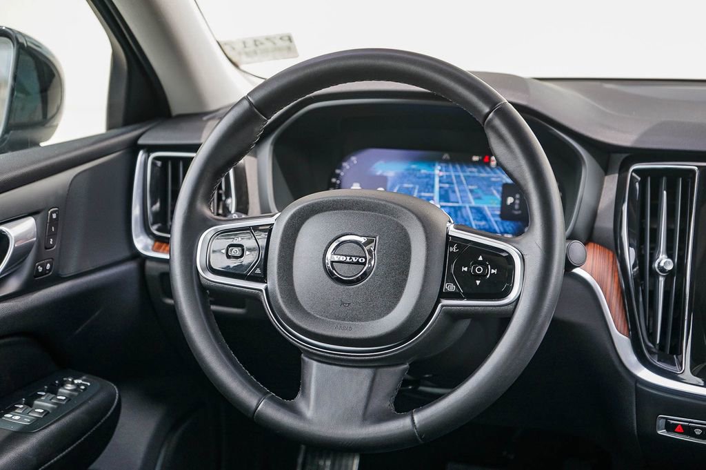 Used 2024 Volvo S60 B5 Plus image 14