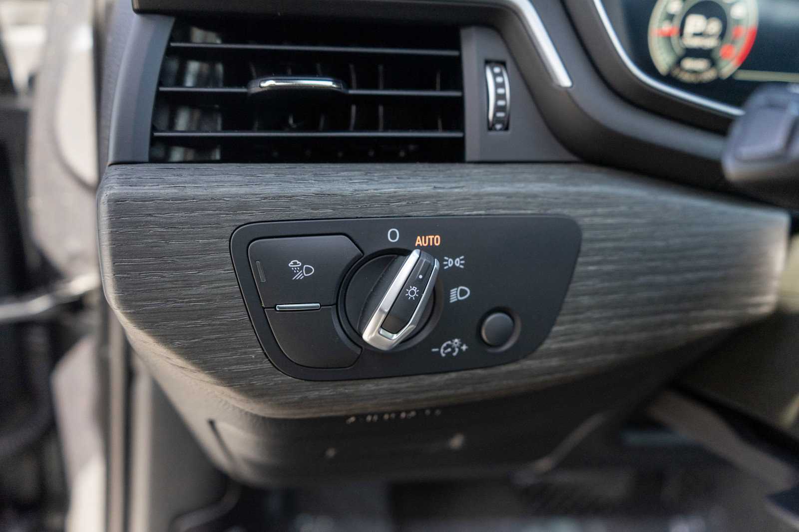 Used 2022 Audi A4 2.0T Premium Plus w/ Premium Plus Package AWD/4WD image 16