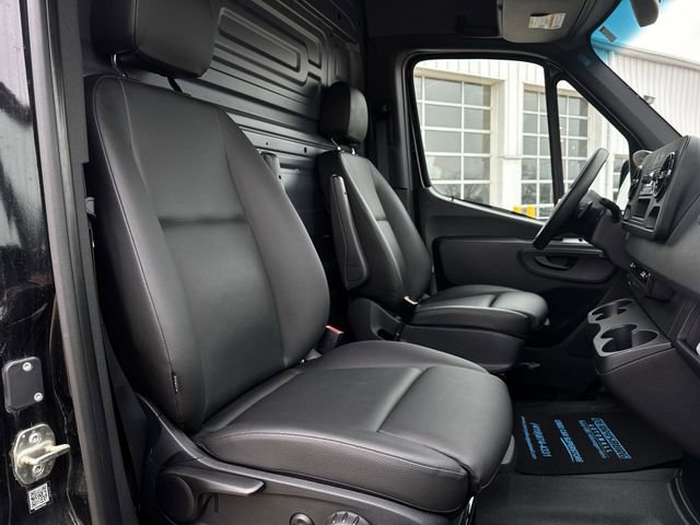 Used 2020 Mercedes-Benz Sprinter 3500 image 25