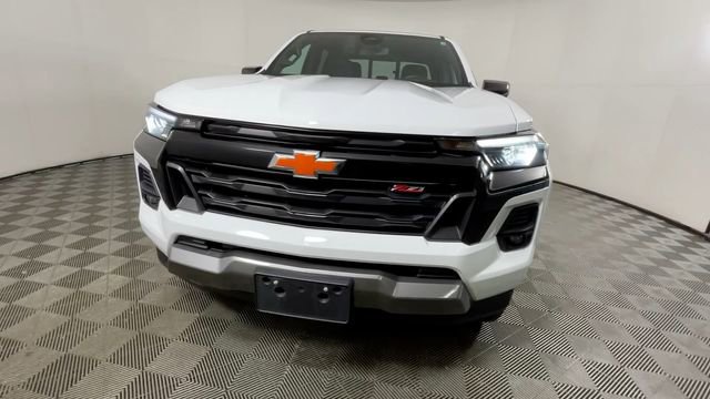 Used 2024 Chevrolet Colorado Z71 w/ Advanced Trailering Package AWD/4WD image 11