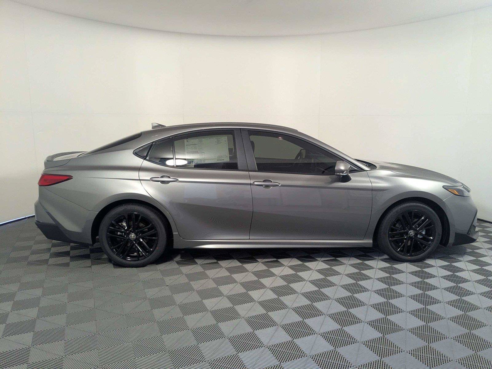 New 2026 Toyota Camry SE FWD image 3