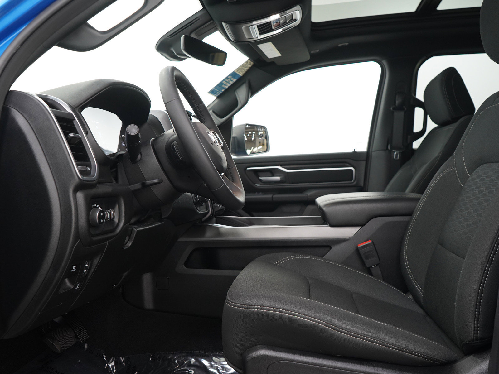 Used 2025 RAM 1500 Big Horn AWD/4WD image 23