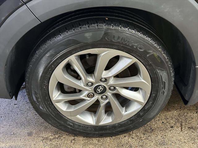 Used 2018 Hyundai Tucson SE AWD/4WD image 11