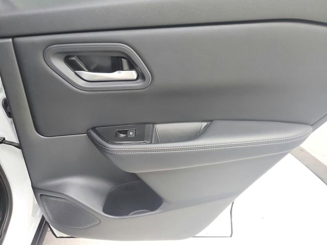 Used 2025 Nissan Rogue SV FWD image 38