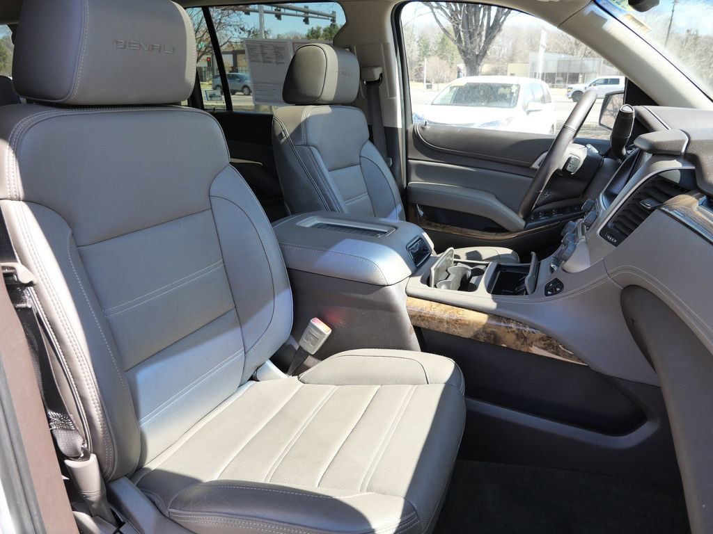 Used 2016 GMC Yukon XL Denali w/ Open Road Package AWD/4WD image 25