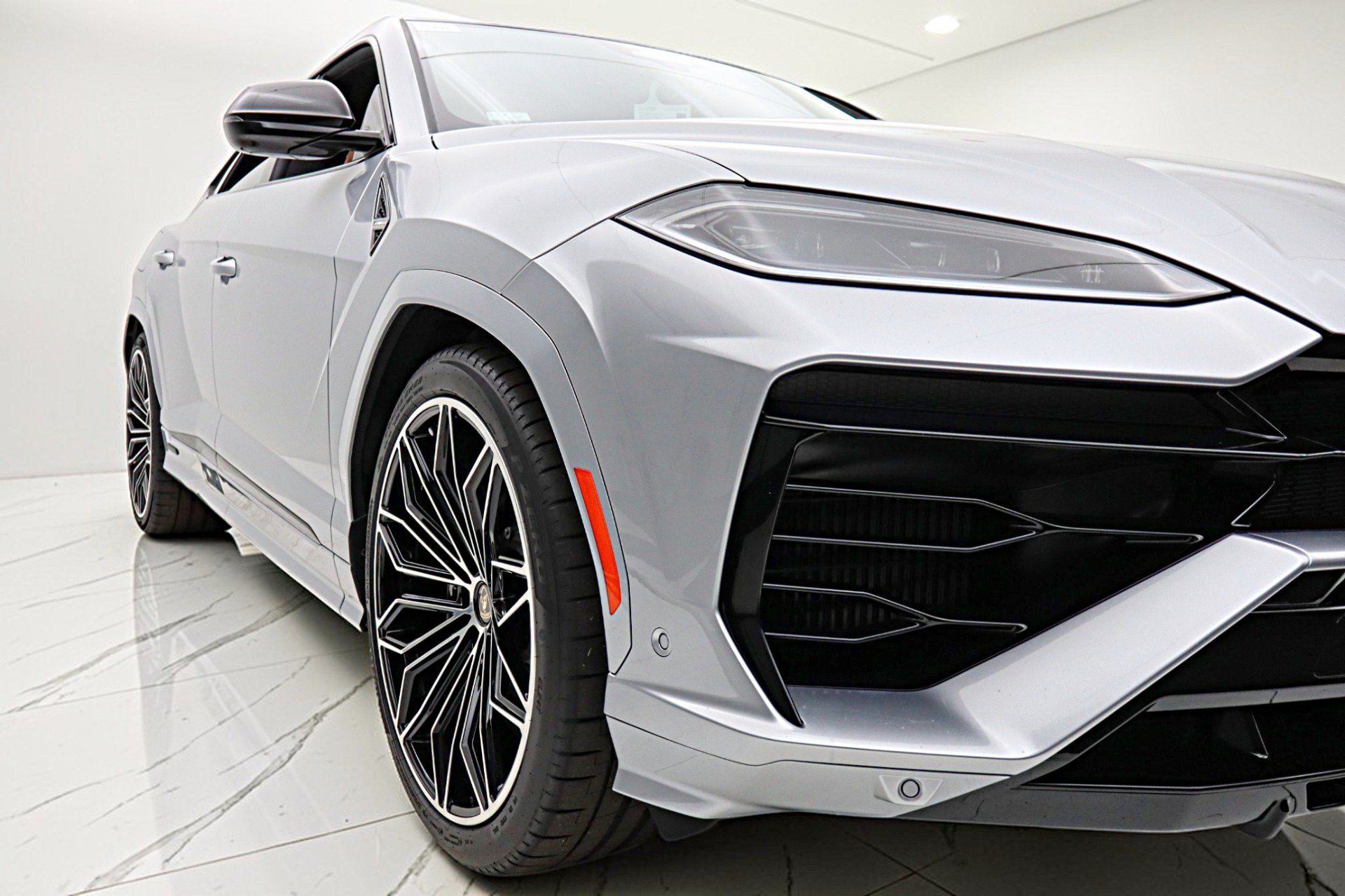Used 2026 Lamborghini Urus SE AWD/4WD image 13