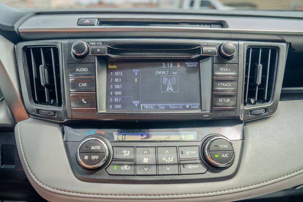 Used 2018 Toyota RAV4 XLE FWD image 23