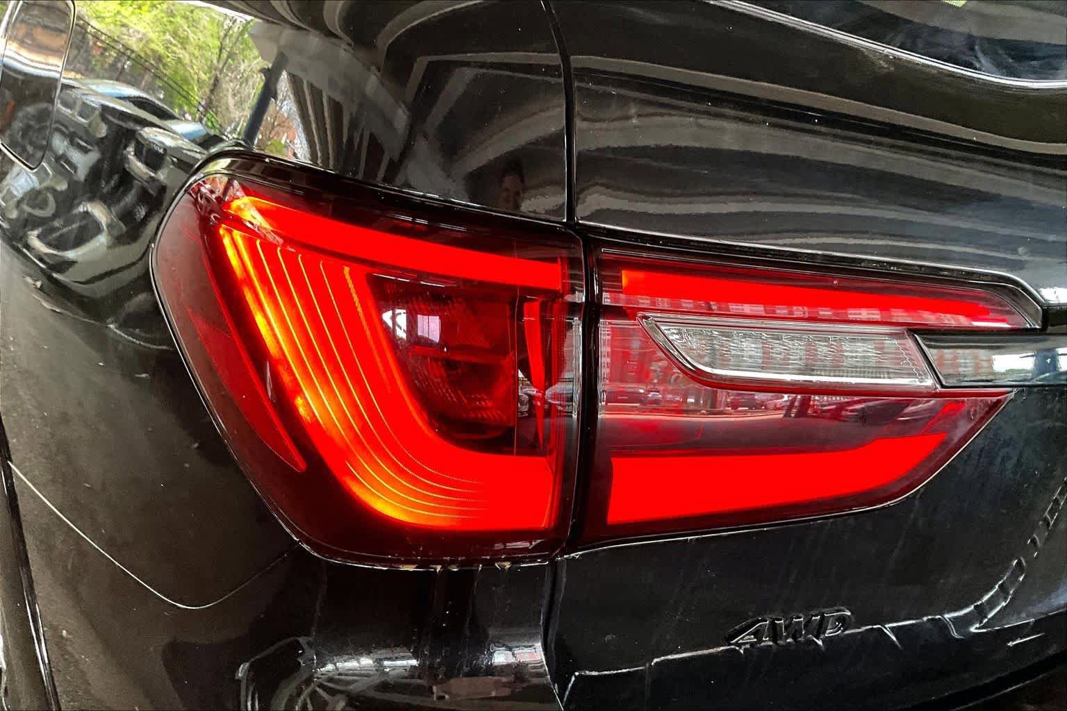 Used 2024 INFINITI QX80 Sensory AWD/4WD image 28