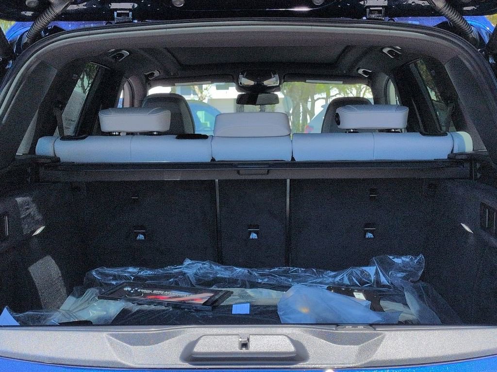 New 2026 BMW X5 xDrive50e w/ Executive Package image 13