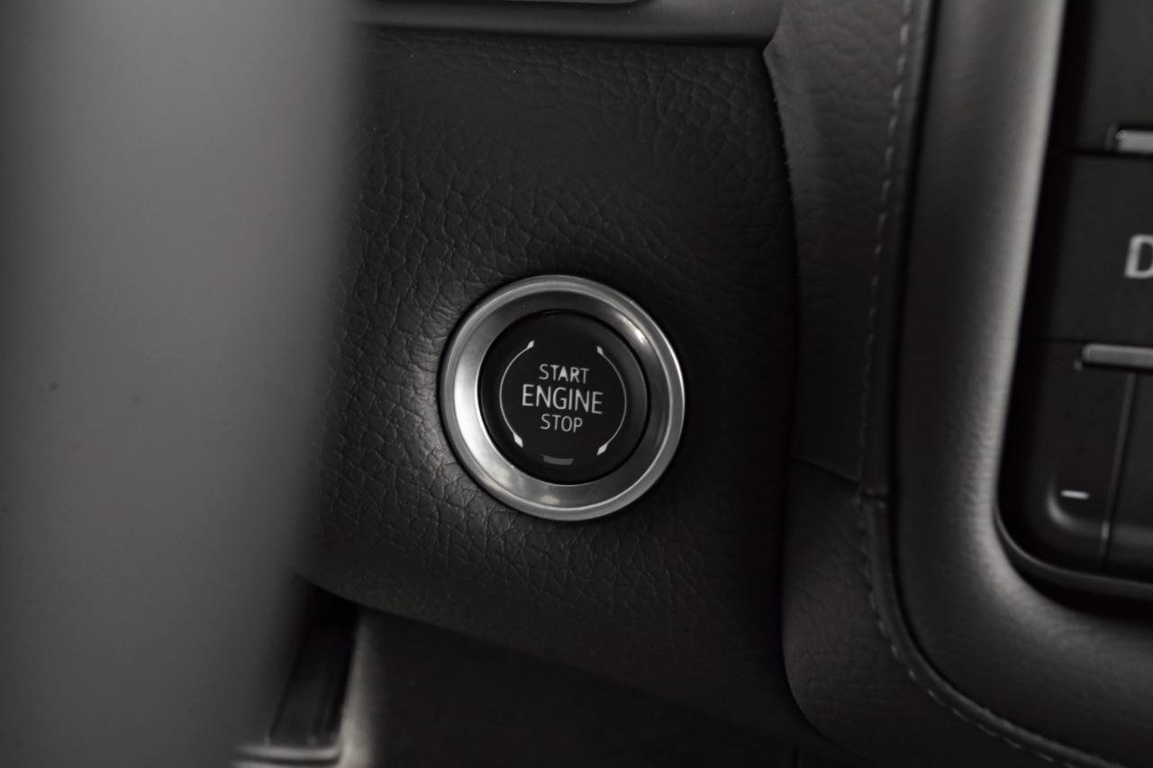 Used 2024 GMC Yukon Denali w/ Advanced Technology Package image 39