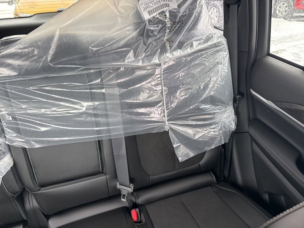 New 2026 Jeep Grand Cherokee Altitude image 16