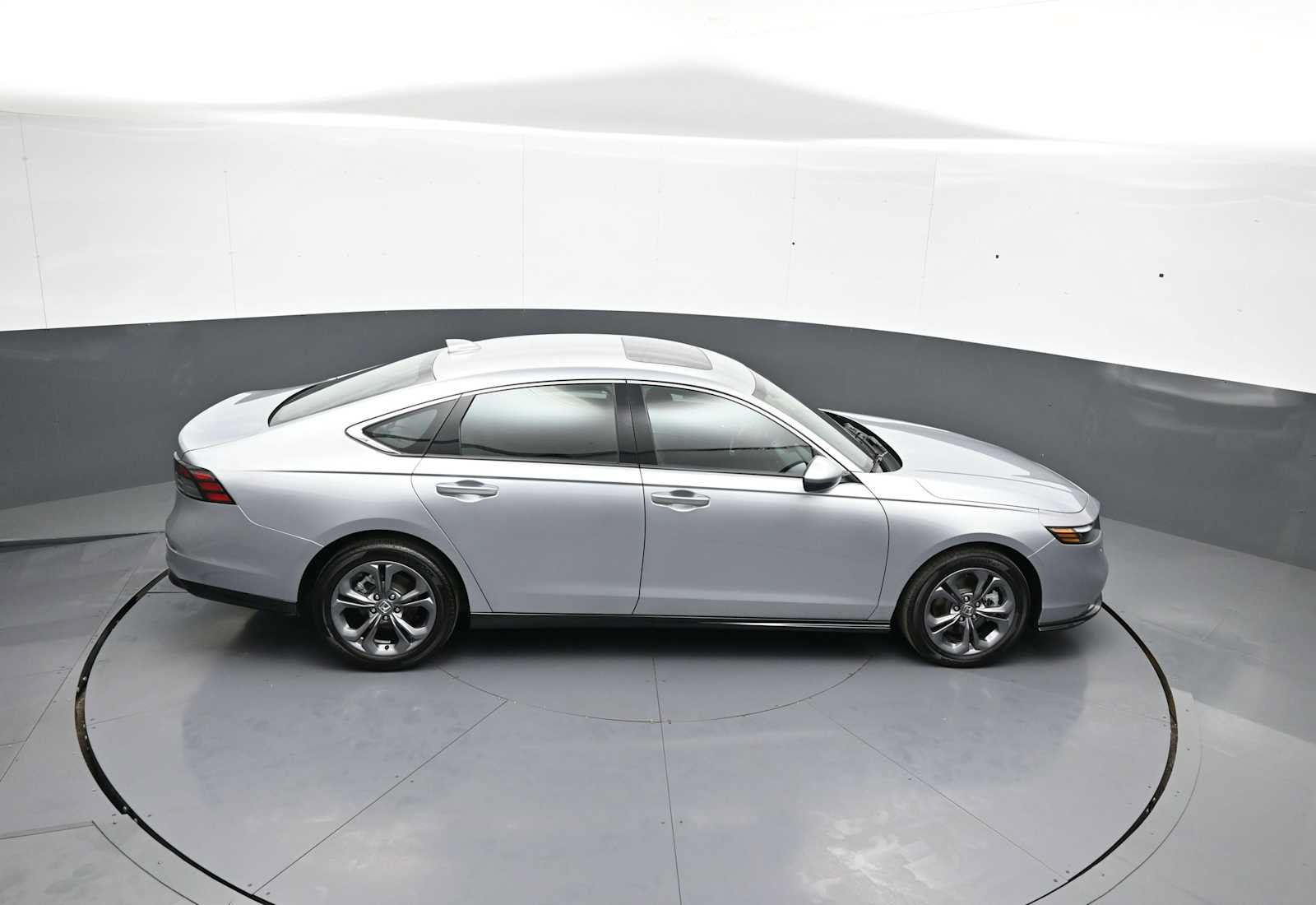 Used 2025 Honda Accord EX-L image 36