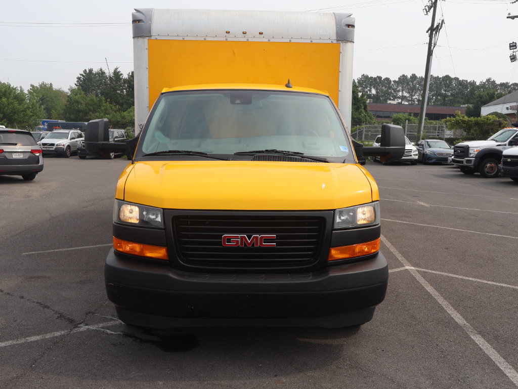 Used 2021 GMC Savana 3500 Extended w/ Power Convenience Package RWD image 2