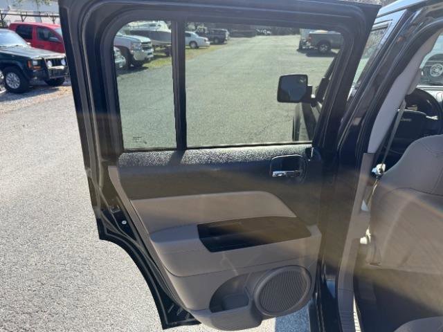 Used 2010 Jeep Patriot Latitude image 17