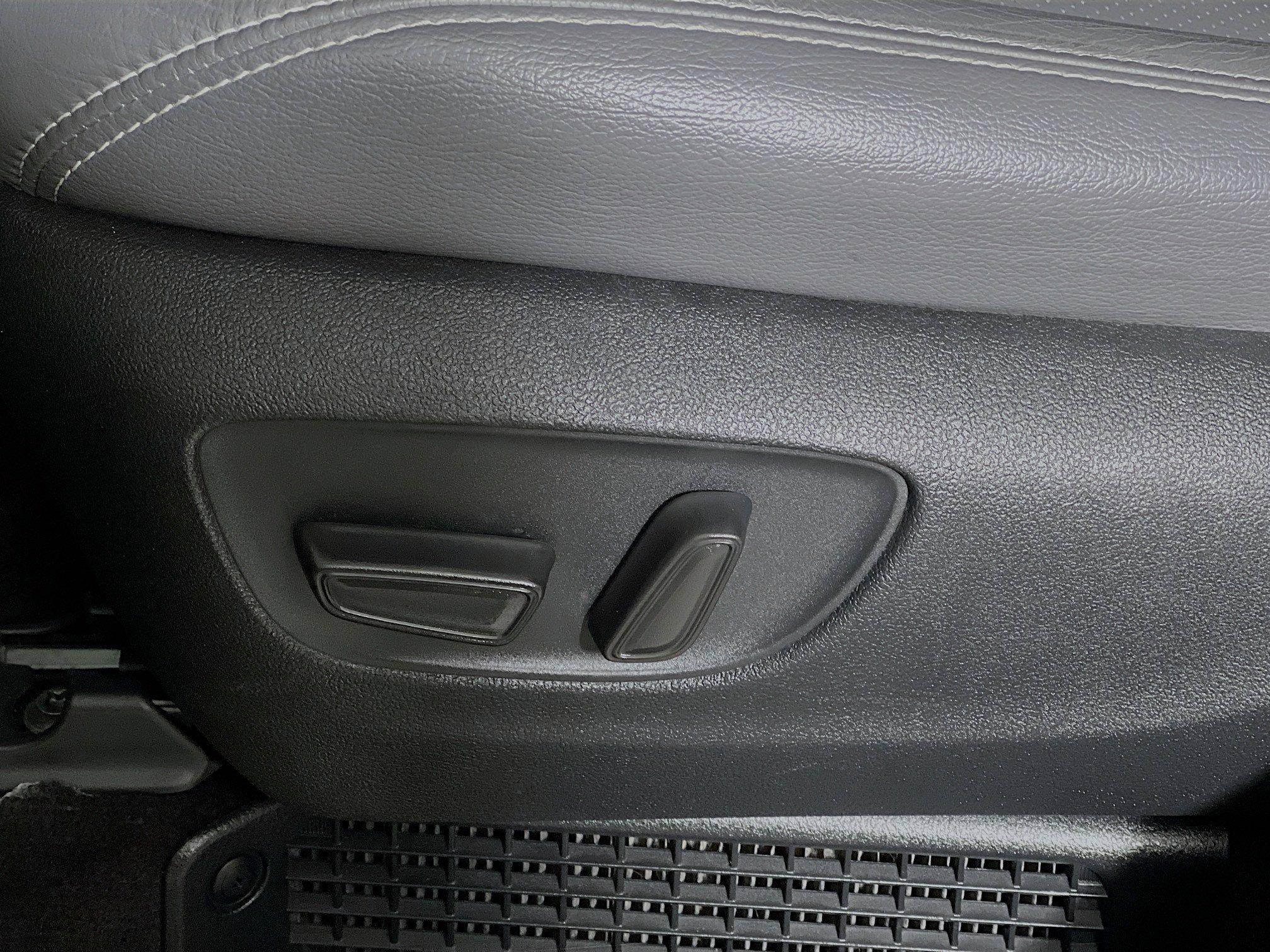 Used 2023 Toyota Sienna LE image 16