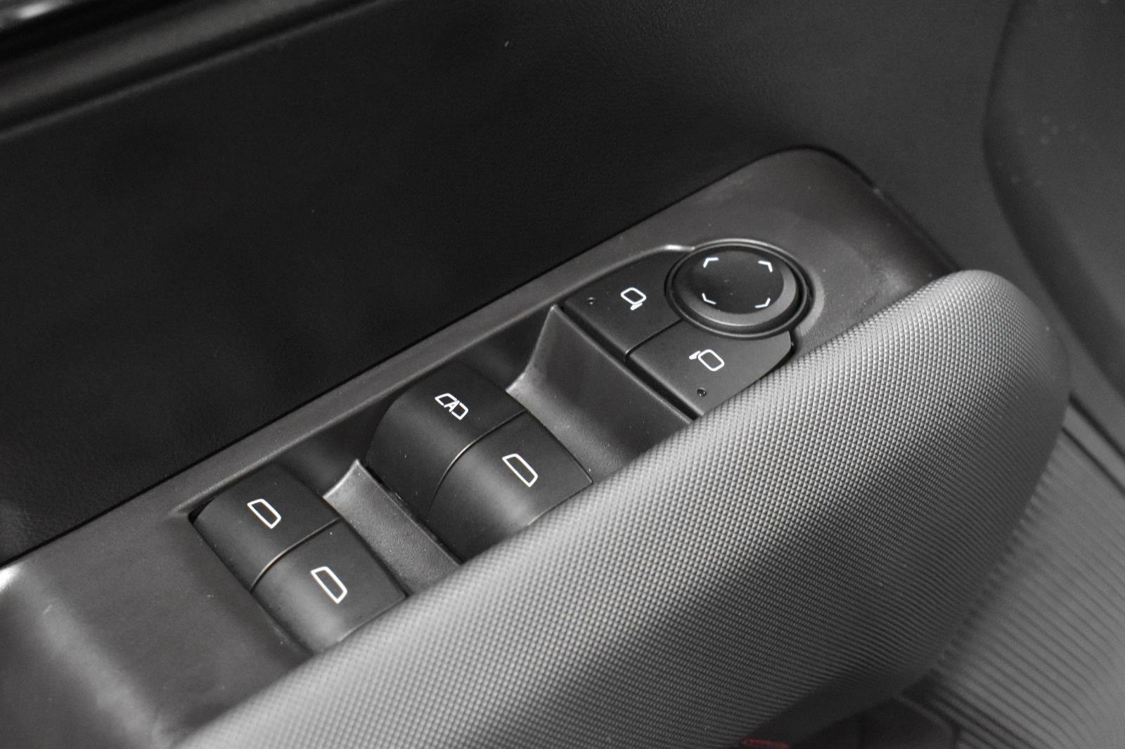 Used 2023 Chevrolet Colorado Z71 w/ Z71 Convenience Package 2 image 12