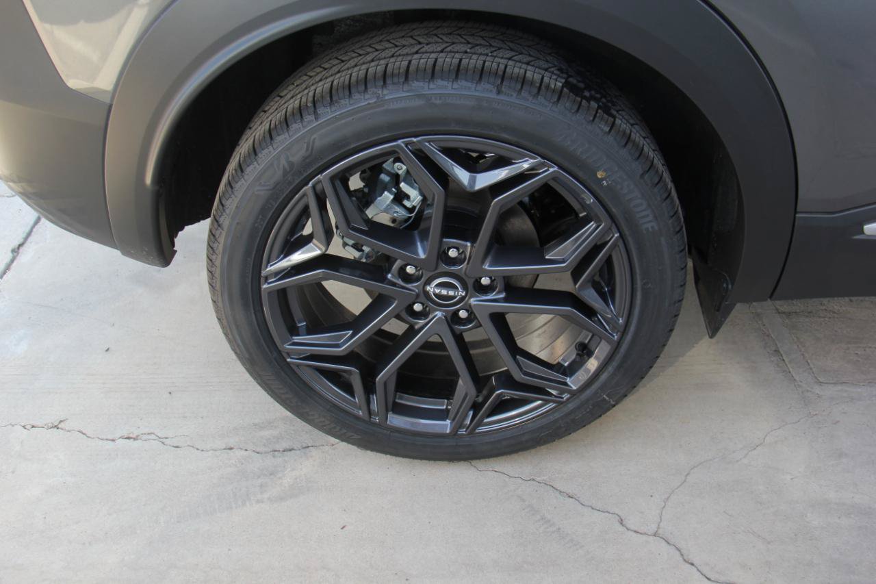 Used 2026 Nissan Kicks SR FWD image 31