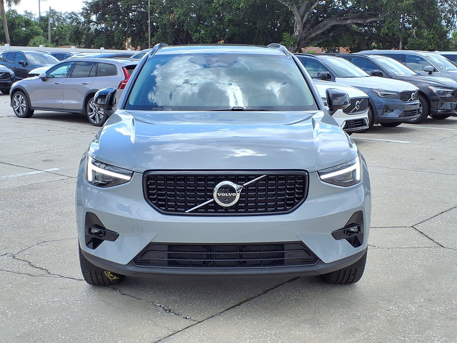 New 2026 Volvo XC40 B5 Plus w/ Protection Package Premier AWD/4WD image 2
