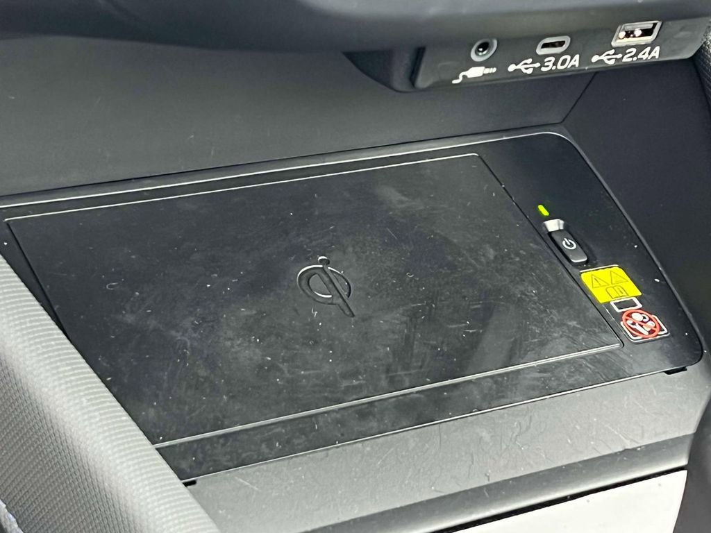 Used 2025 Subaru Forester Premium image 30