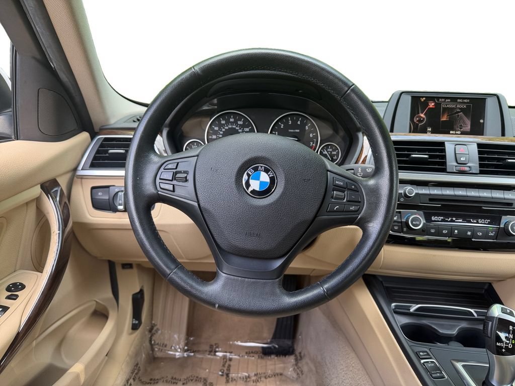 Used 2016 BMW 320i xDrive Sedan AWD/4WD image 12