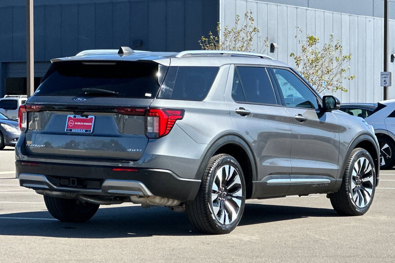 Used 2025 Ford Explorer Platinum w/ LUX Leather Package image 4