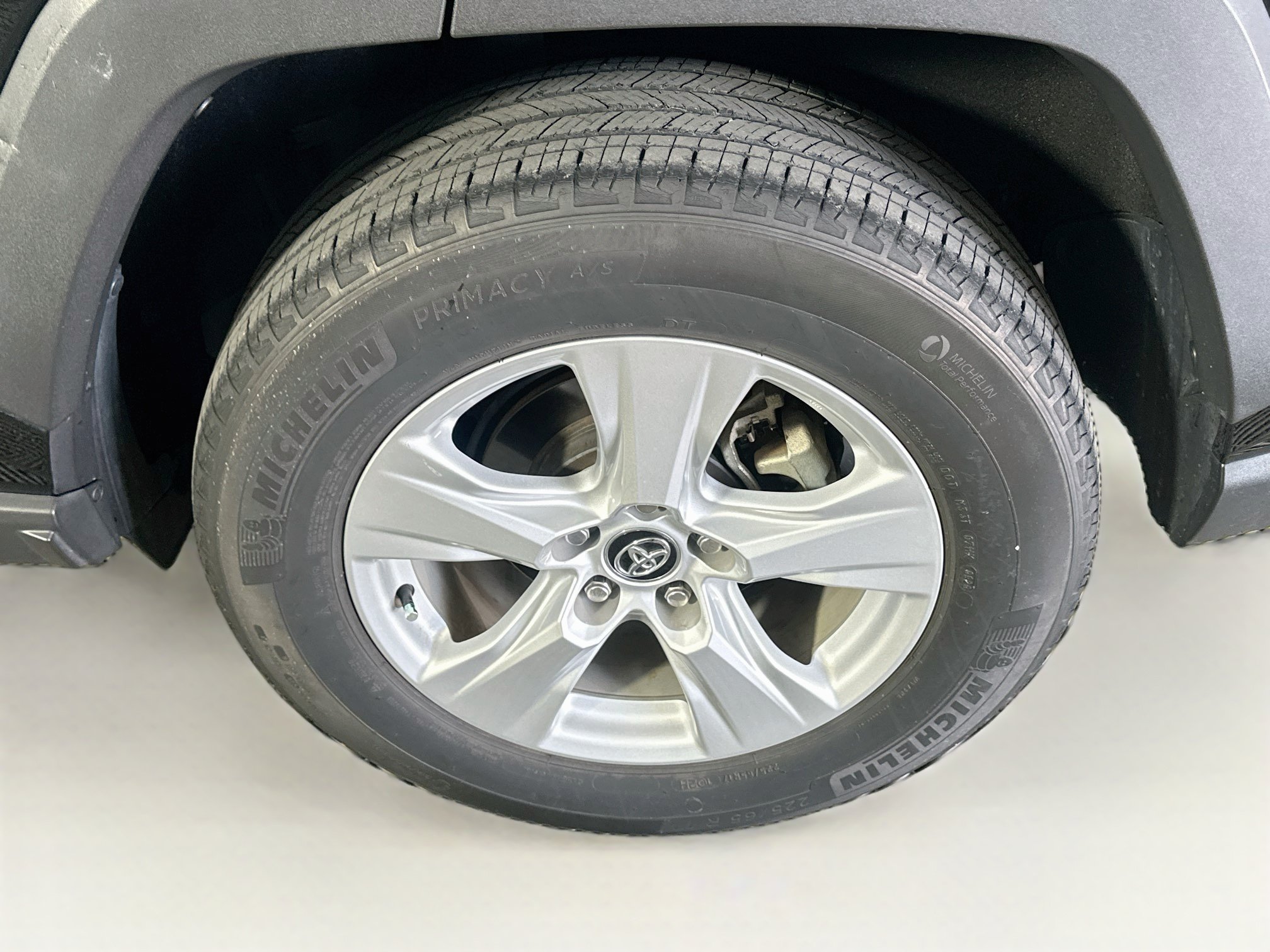 Used 2020 Toyota RAV4 XLE FWD image 11