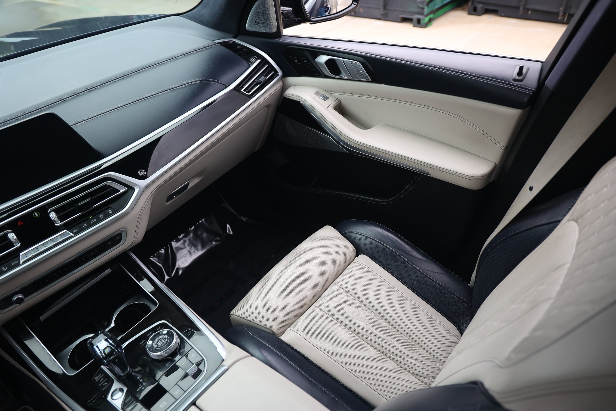 Used 2021 BMW ALPINA XB7 AWD/4WD image 26