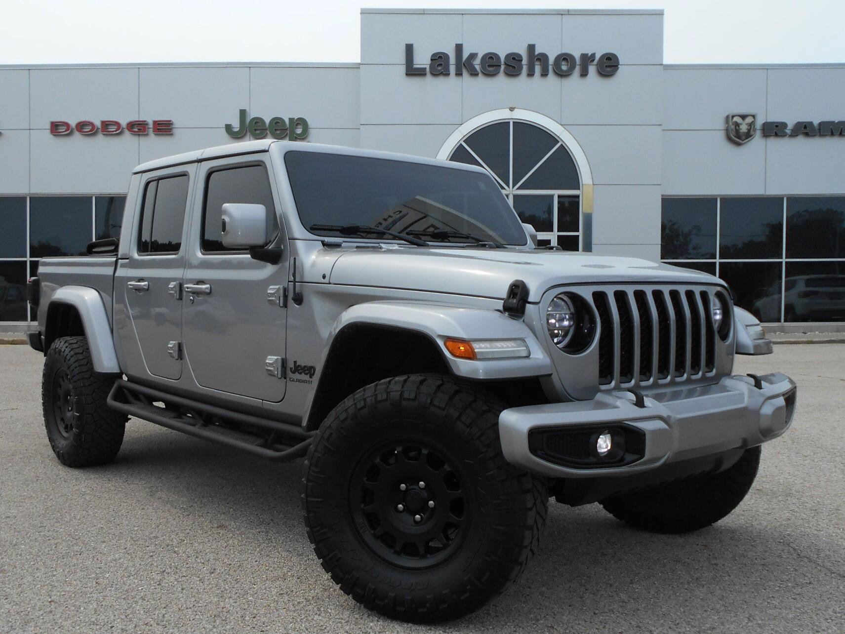 Certified 2021 Jeep Gladiator Overland AWD/4WD image 2