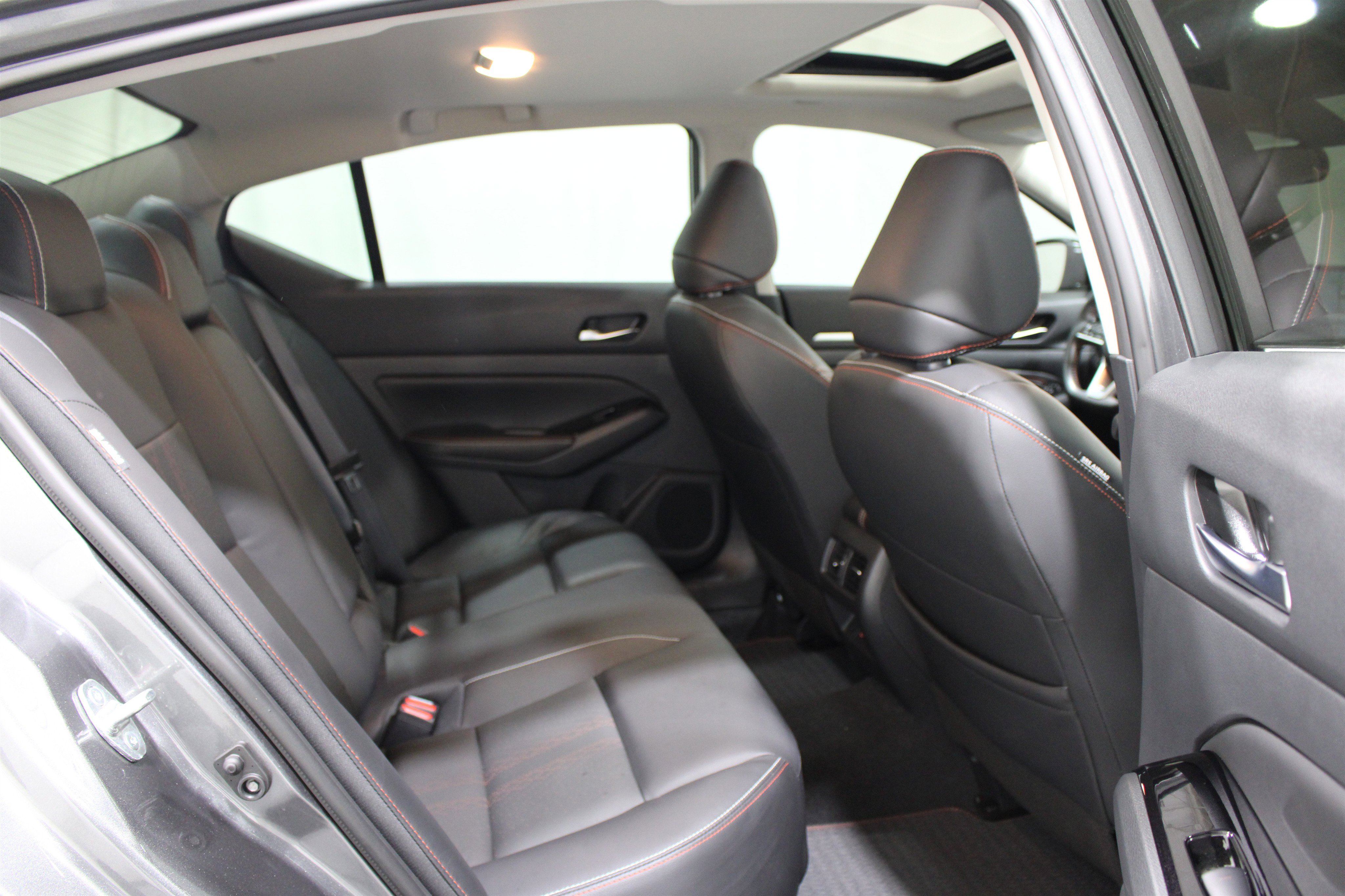 Used 2023 Nissan Altima 2.0 SR image 23