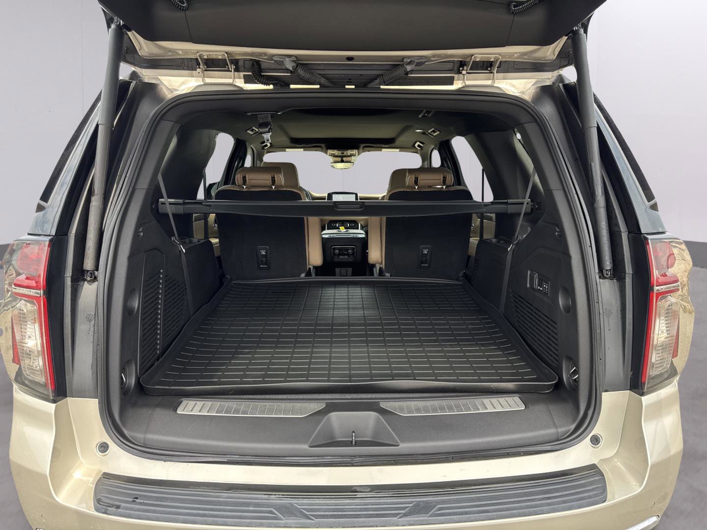 Used 2023 Chevrolet Tahoe Premier RWD image 36